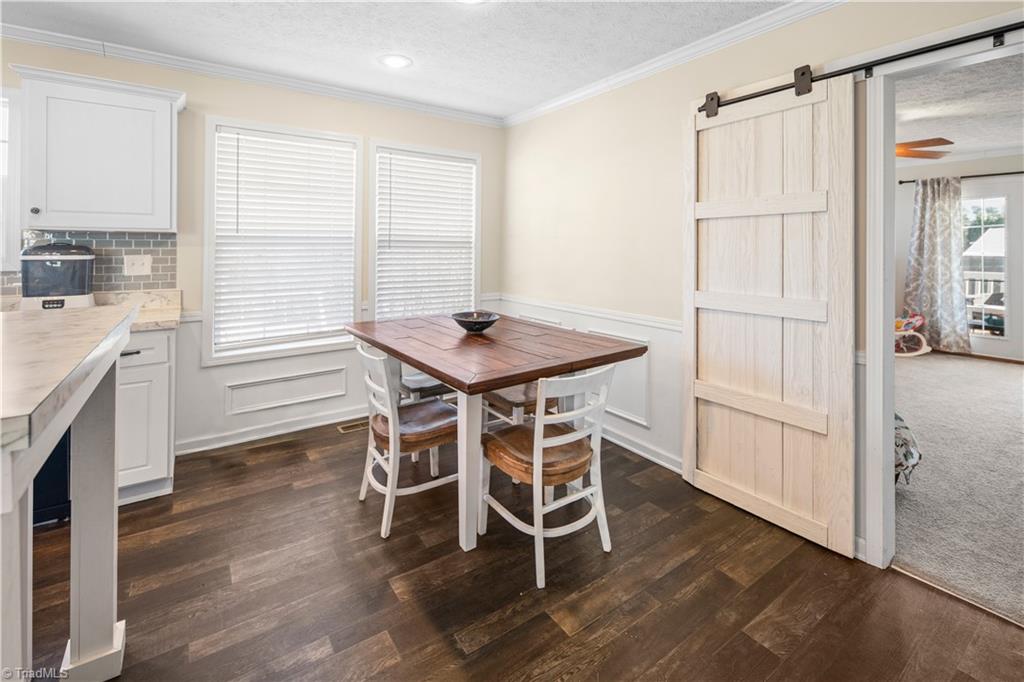 1020 Kayla Ridge Road Walnut Cove, NC 27052 - Photo 15 of 36 Dinning room
