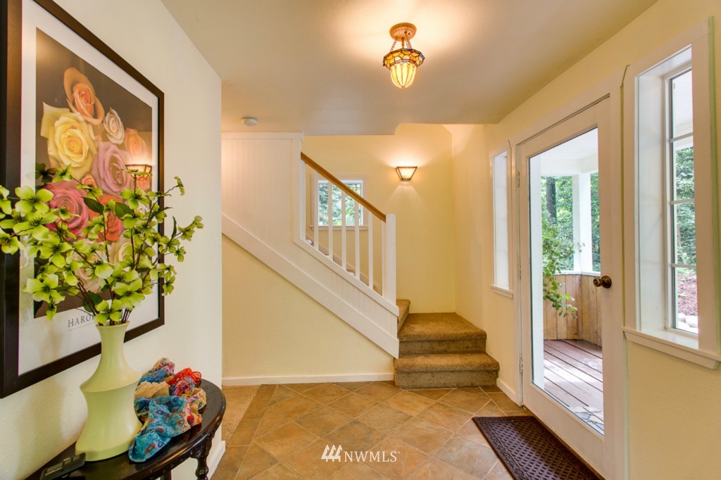 4209 Erlands Point Road Northwest Bremerton, WA 98312 - Photo 8 of 25 Gallery Image 8