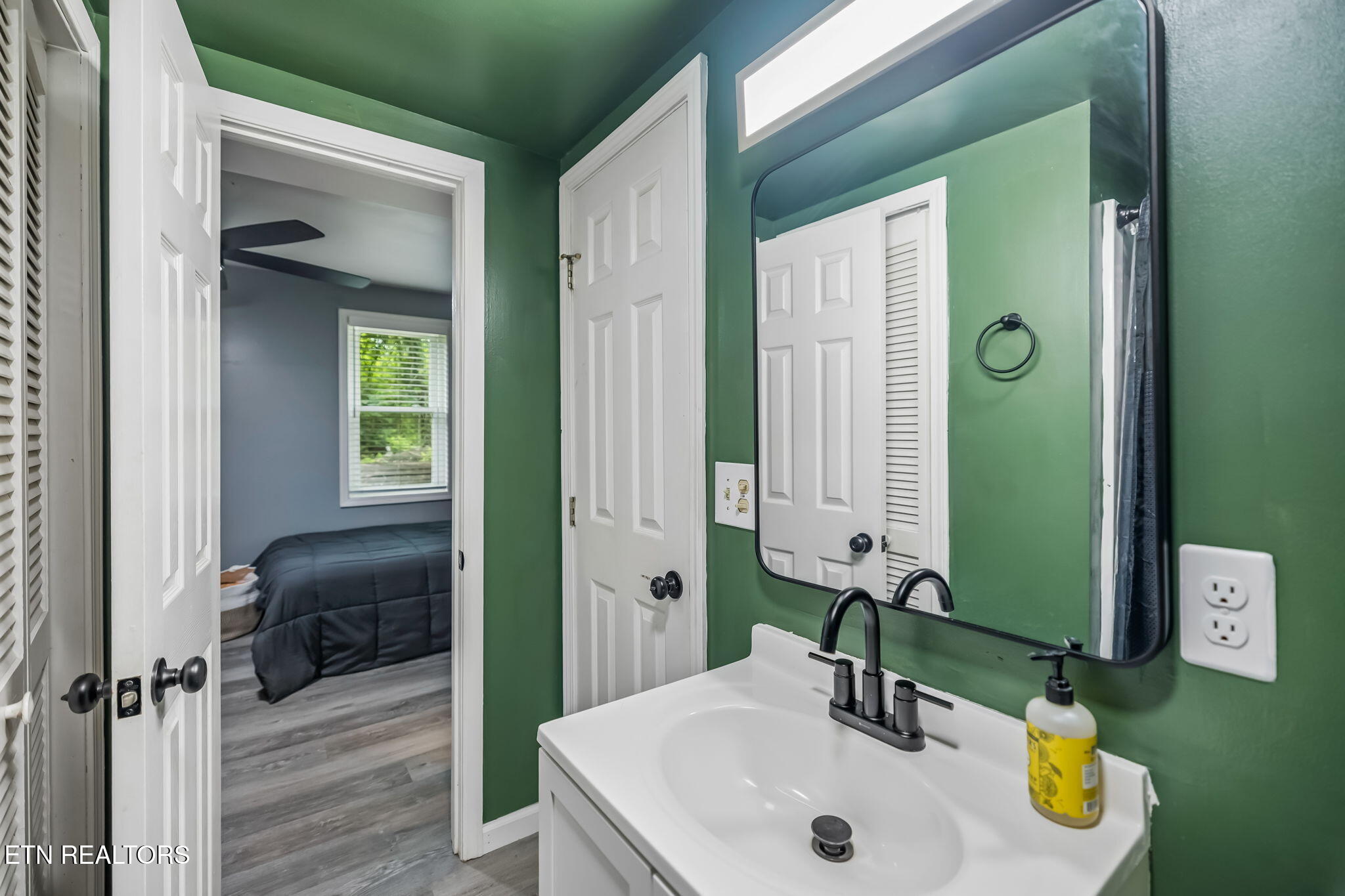 212 Oak Street Clinton, TN 37716 - Photo 16 of 29 15-212 Oak St - 015