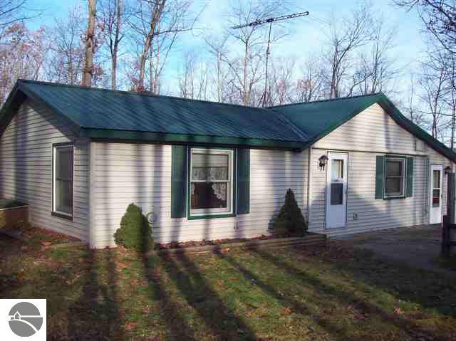 467 Abbott Road Rose City, MI 48654 - Photo 1 of 7 1752235.JPG