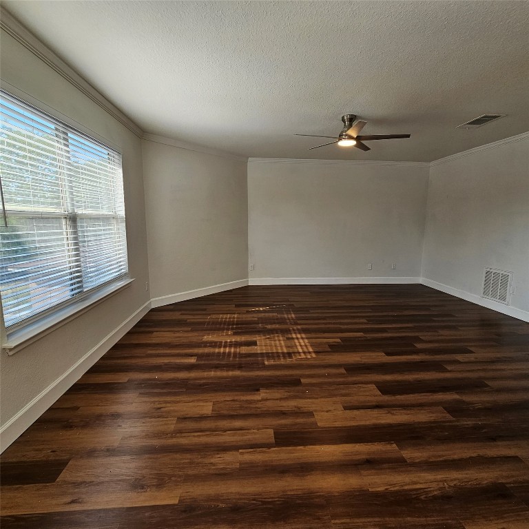 109 Sydney's Way Buda, TX 78610 - Photo 23 of 35