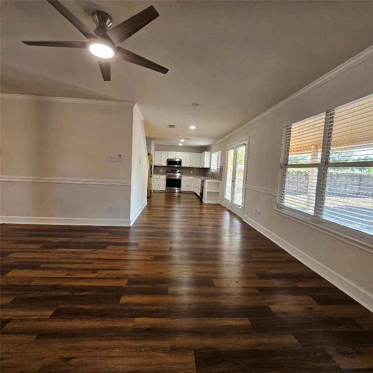 109 Sydney's Way Buda, TX 78610 - Photo 8 of 35