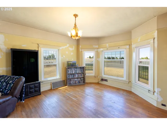 $324,999 | 1102 South Roosevelt Avenue, Goldendale, WA 98620