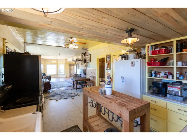 $324,999 | 1102 South Roosevelt Avenue, Goldendale, WA 98620