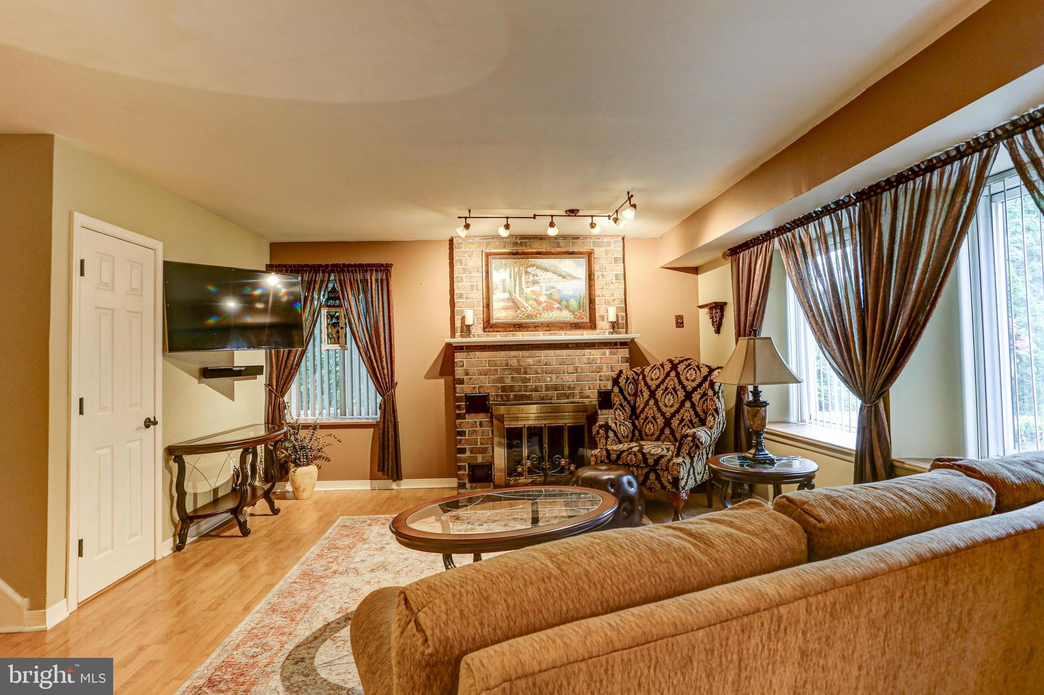 22 Fitzwatertown Road, Unit E11 Willow Grove, PA 19090 - Photo 6 of 35