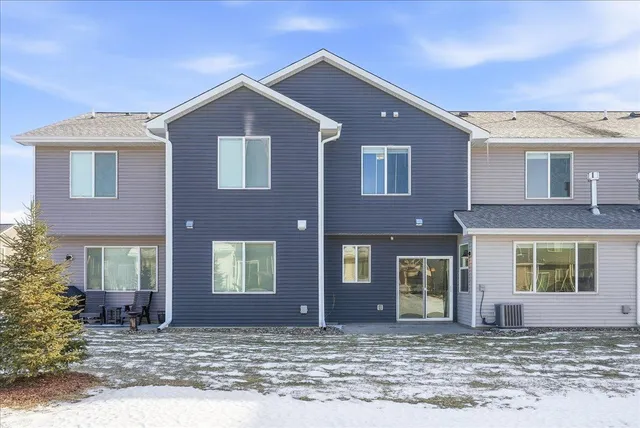 $375,000 | 1715 Southpoint Lane, Hudson, WI 54016