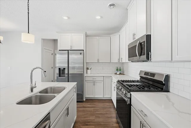 $375,000 | 1715 Southpoint Lane, Hudson, WI 54016