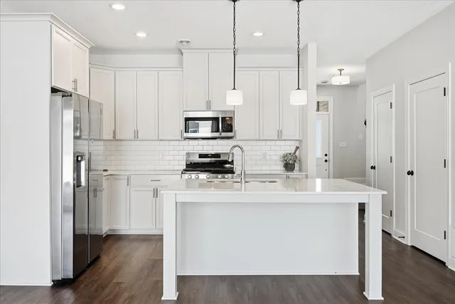 $375,000 | 1715 Southpoint Lane, Hudson, WI 54016