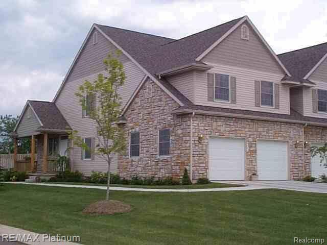 607 Fenton Commons Lane, Unit 7 Fenton, MI 48430 - Photo 1 of 10 exterior