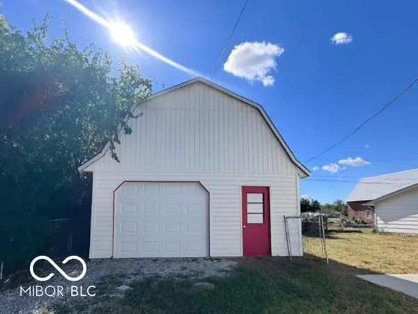 $119,200 | 212 East Hopewell Street, Farmersburg, IN 47850