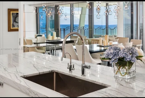 $13,000 | 1500 Ocean Drive, Unit UPH5, Miami Beach, FL 33139