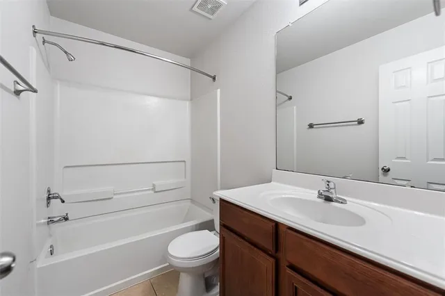 $1,800 | 188 Dodge City Trail, Newark, TX 76071