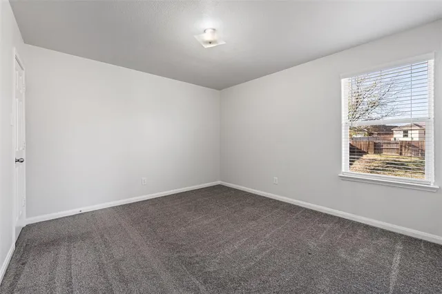 $1,800 | 188 Dodge City Trail, Newark, TX 76071