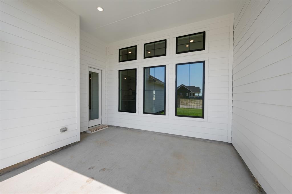 408 Dylan Way Midlothian, TX 76065 - Photo 10 of 40 a view of an empty room