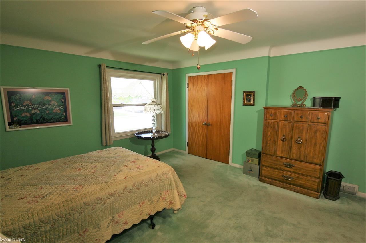 1366 Torrey Road Grosse Pointe, MI 48236 - Photo 11 of 23 31386694-10.JPG
