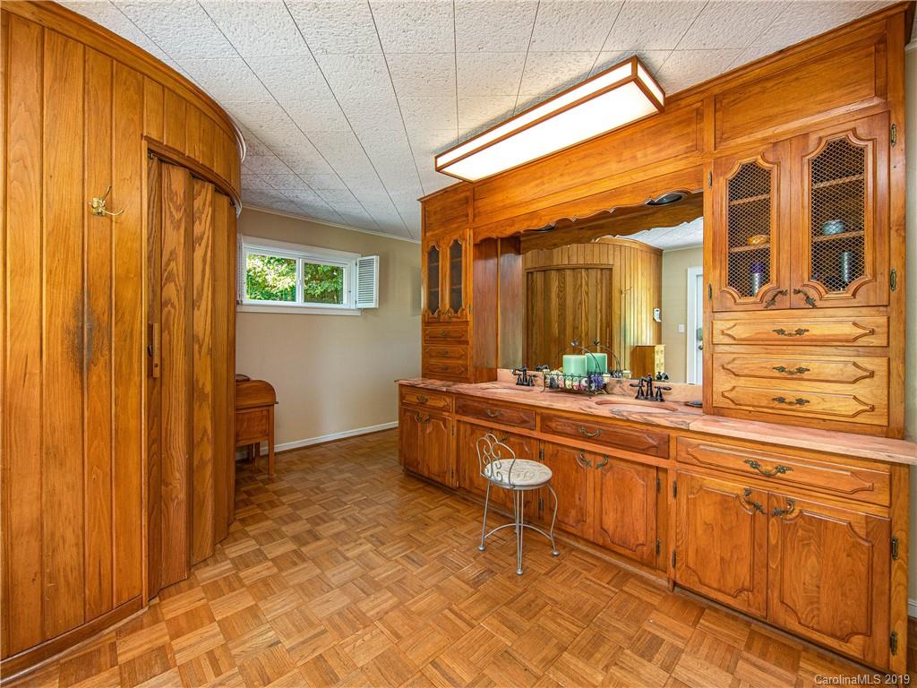 261 Ridgeview Road Spruce Pine, NC 28777 - Photo 17 of 30 Gallery Image 17