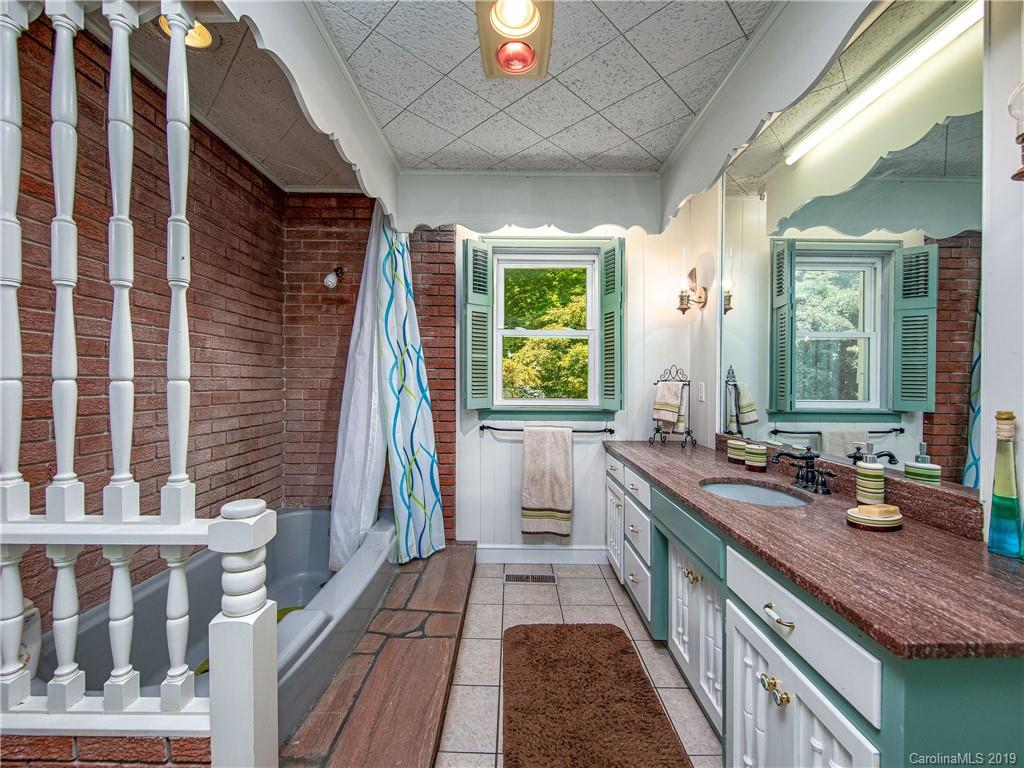 261 Ridgeview Road Spruce Pine, NC 28777 - Photo 20 of 30 Gallery Image 20
