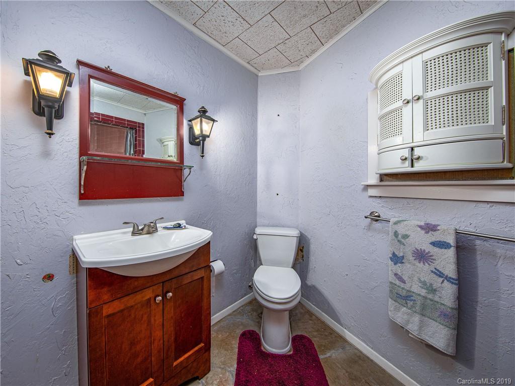 261 Ridgeview Road Spruce Pine, NC 28777 - Photo 23 of 30 Gallery Image 23