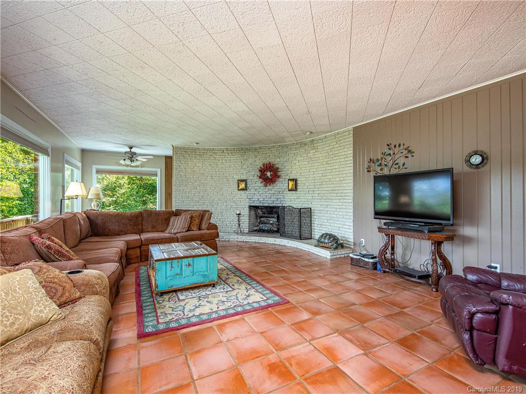 261 Ridgeview Road Spruce Pine, NC 28777 - Photo 4 of 30 Gallery Image 4