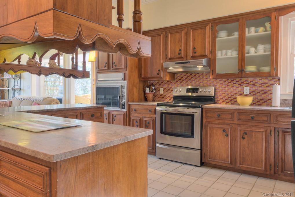 261 Ridgeview Road Spruce Pine, NC 28777 - Photo 9 of 30 Gallery Image 9