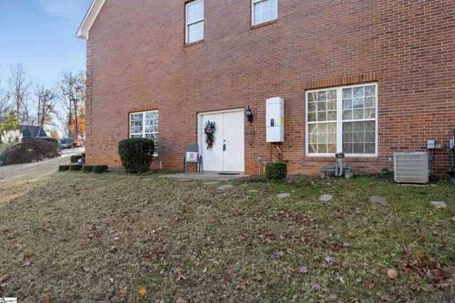 $1,100 | 128 Burlwood Court, Greer, SC 29651