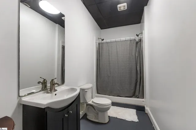 $1,100 | 128 Burlwood Court, Greer, SC 29651