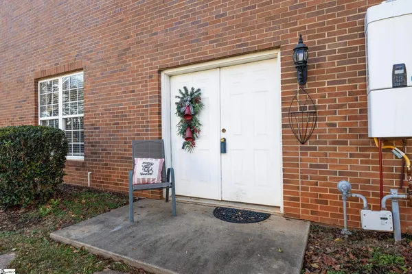 $1,100 | 128 Burlwood Court, Greer, SC 29651