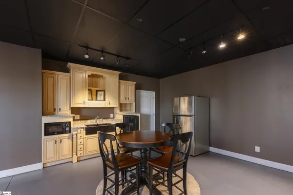 $1,100 | 128 Burlwood Court, Greer, SC 29651