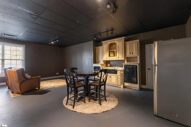 $1,100 | 128 Burlwood Court, Greer, SC 29651