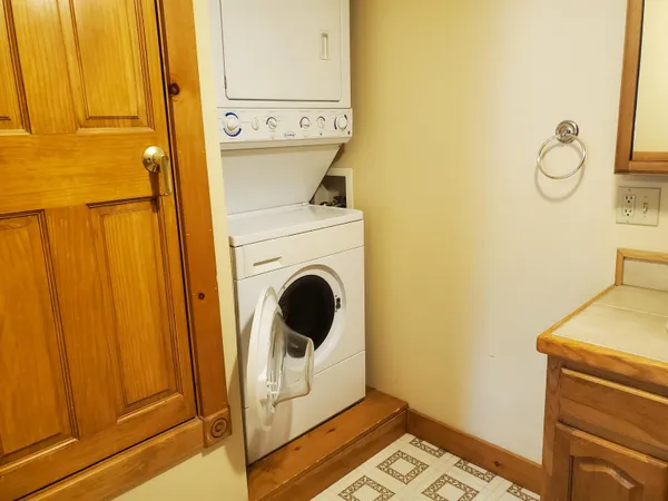 $1,450 | 9 Roberts Road, Unit 301, Canaan, NH 03741