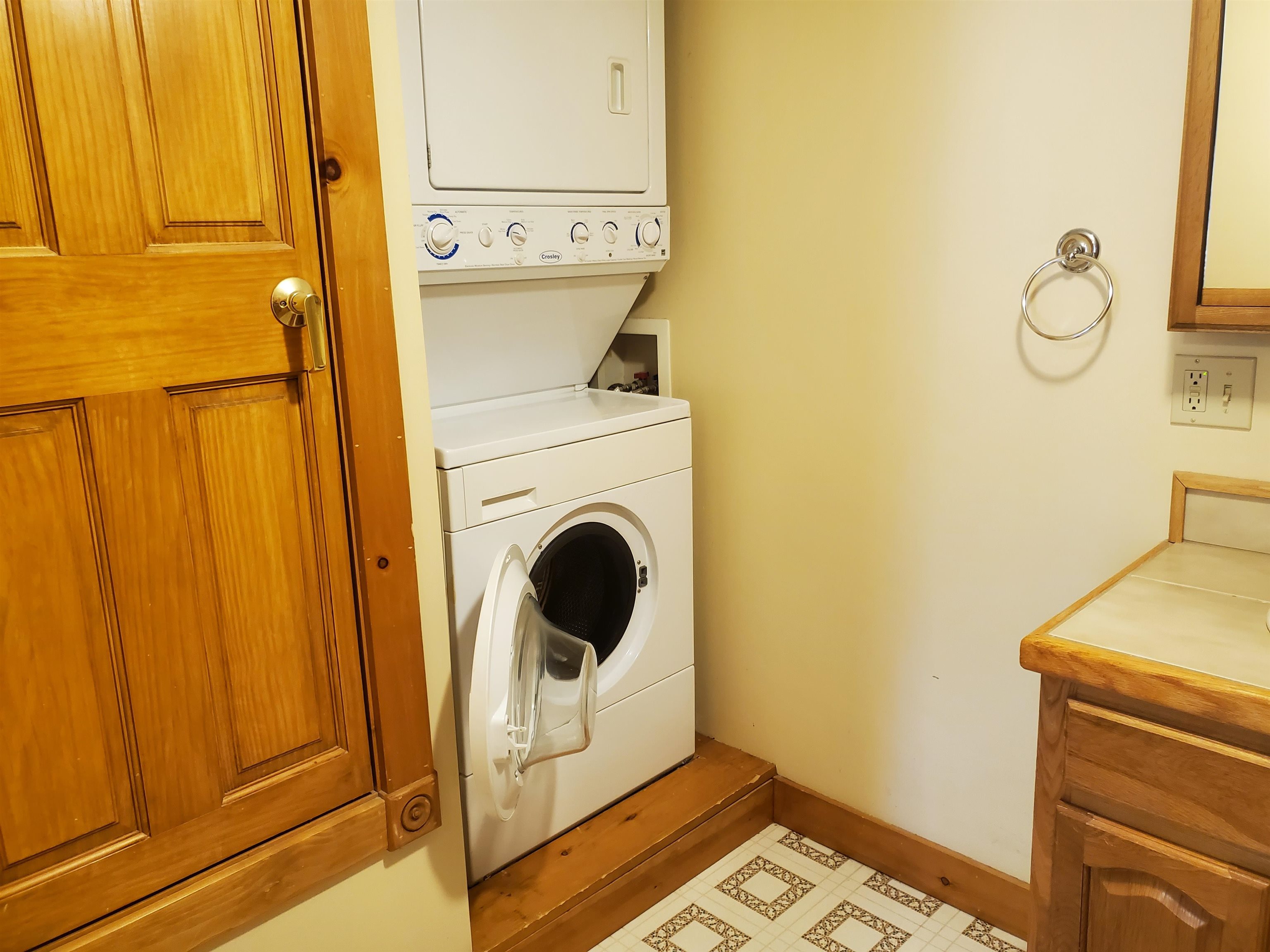 9 Roberts Road, Unit 301 Canaan, NH 03741 - Photo 5 of 7