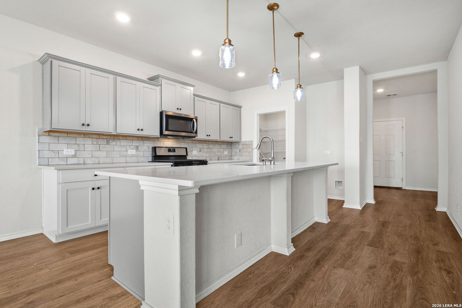 6930 Stipe Lane Converse, TX 78109 - Photo 9 of 47