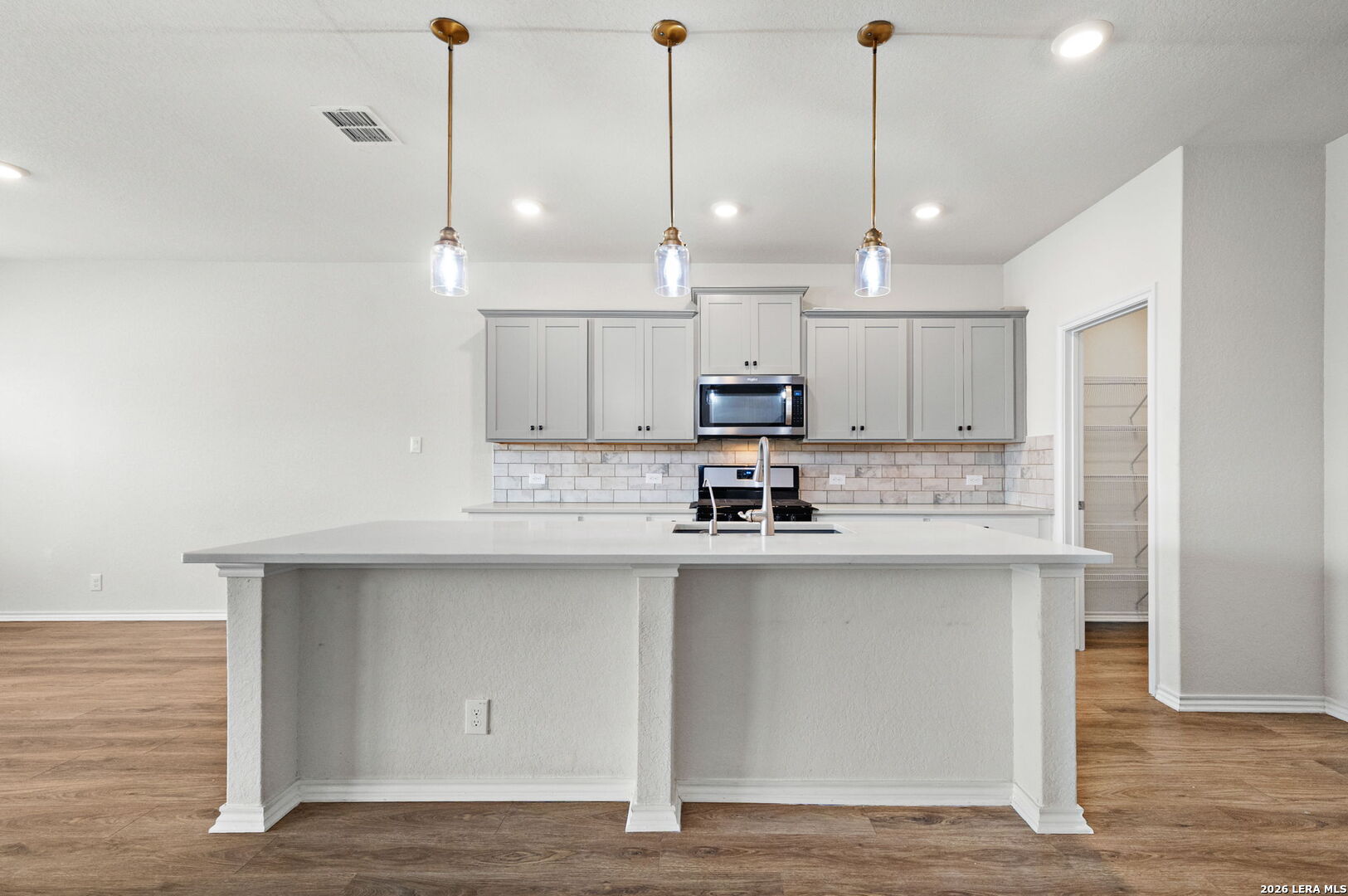 6930 Stipe Lane Converse, TX 78109 - Photo 10 of 47