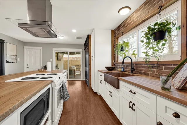 $300,000 | 4843 Glenvillage Street, Houston, TX 77084