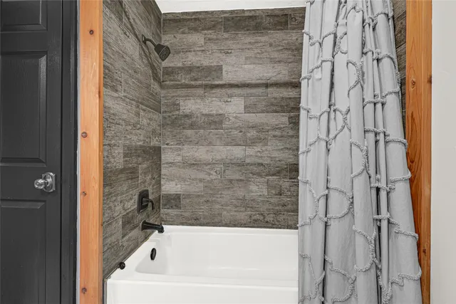 $300,000 | 4843 Glenvillage Street, Houston, TX 77084