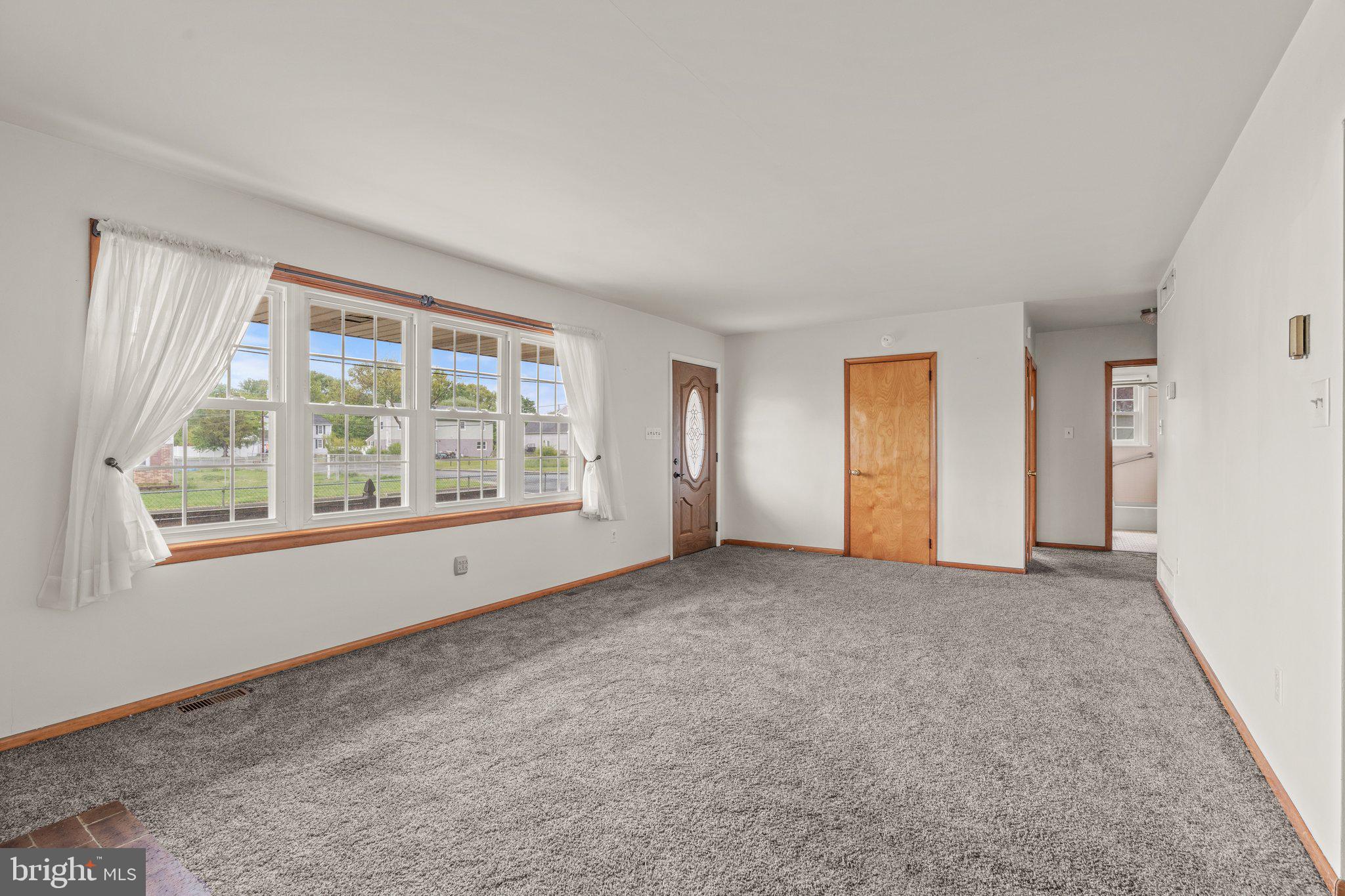 85 Lafayette Road Pennsville, NJ 08070 - Photo 4 of 27 Gallery Image 4