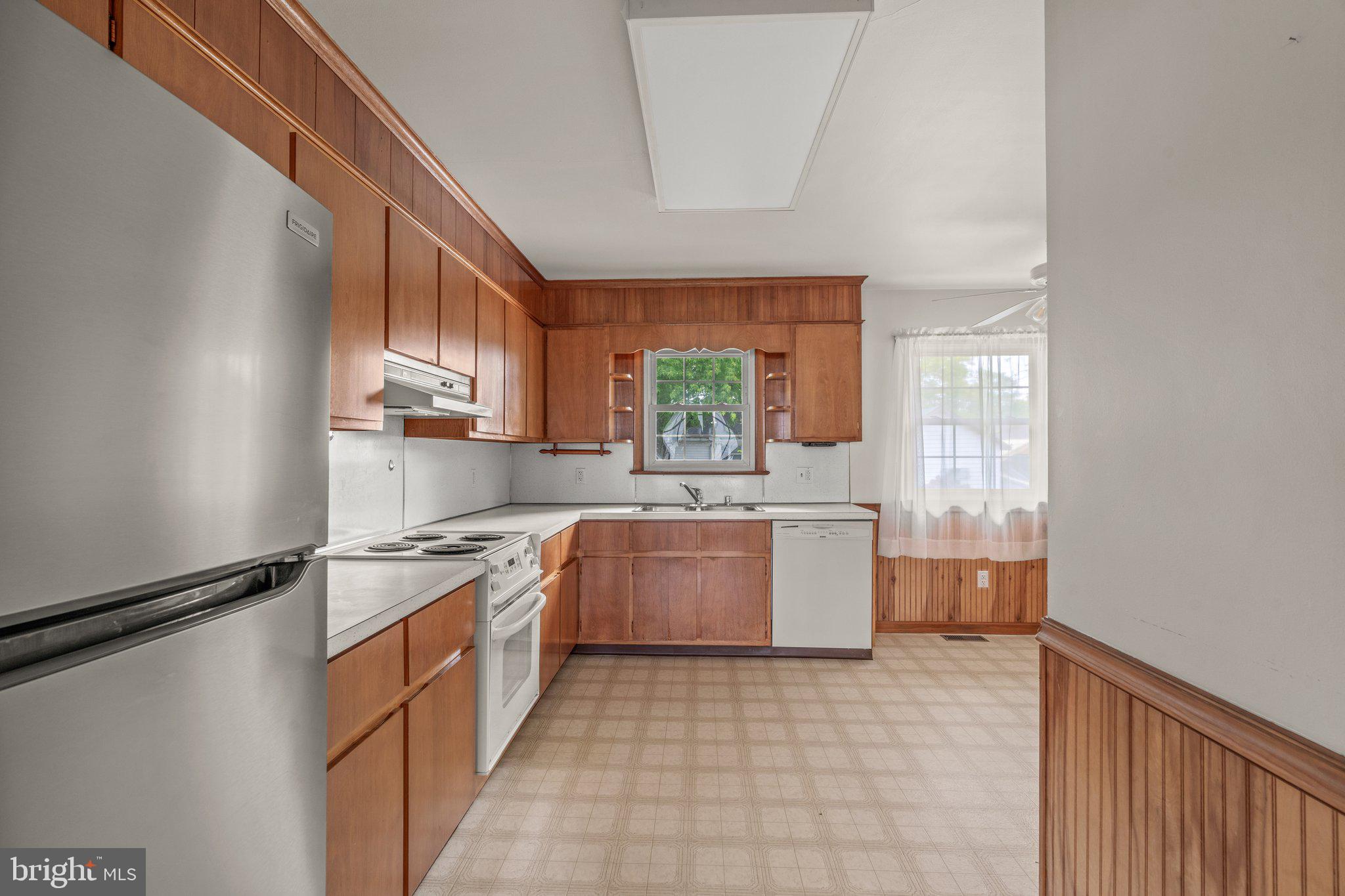 85 Lafayette Road Pennsville, NJ 08070 - Photo 7 of 27 Gallery Image 7