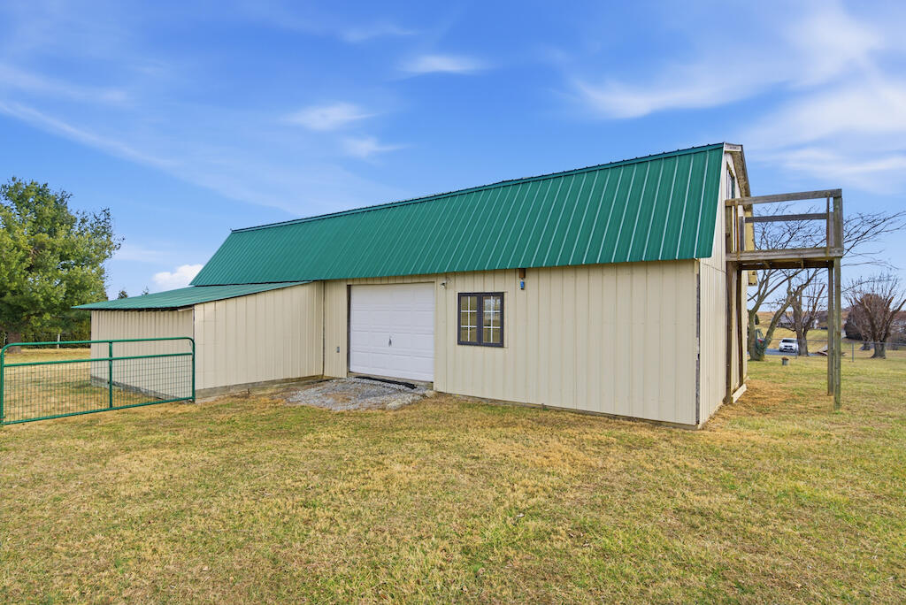 6389 Ruebush Road Dublin, VA 24084 - Photo 43 of 63 a view of backyard with green space