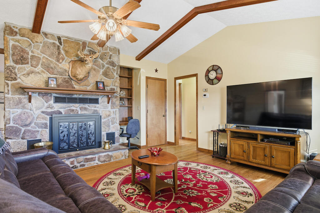 6389 Ruebush Road Dublin, VA 24084 - Photo 8 of 63 a living room with furniture and a flat screen tv