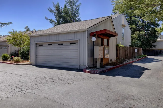 $346,000 | 4027 Hollow Wood Court, Carmichael, CA 95608