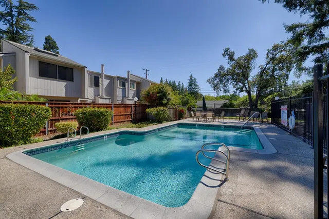 $346,000 | 4027 Hollow Wood Court, Carmichael, CA 95608