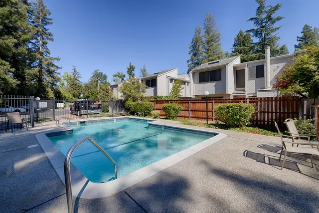 $346,000 | 4027 Hollow Wood Court, Carmichael, CA 95608