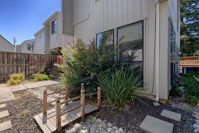 $346,000 | 4027 Hollow Wood Court, Carmichael, CA 95608