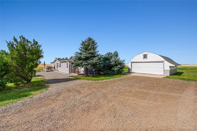 a view of a dining room and livingroom view