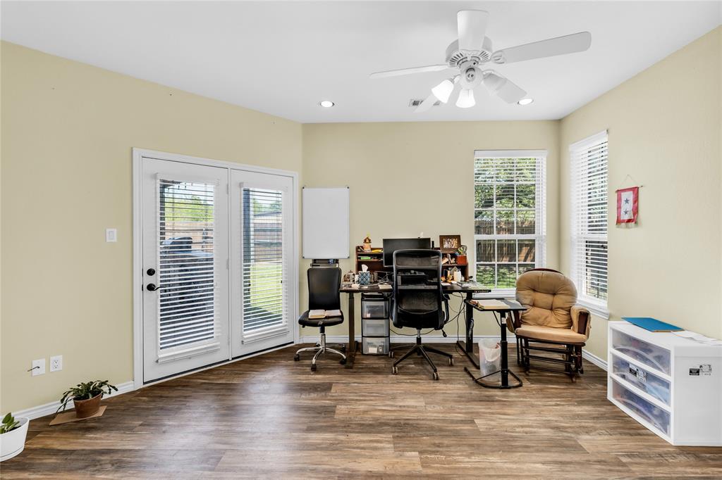 4031 Burleson Retta Road Burleson, TX 76028 - Photo 22 of 38 Second Primary with private entrance and ensuite