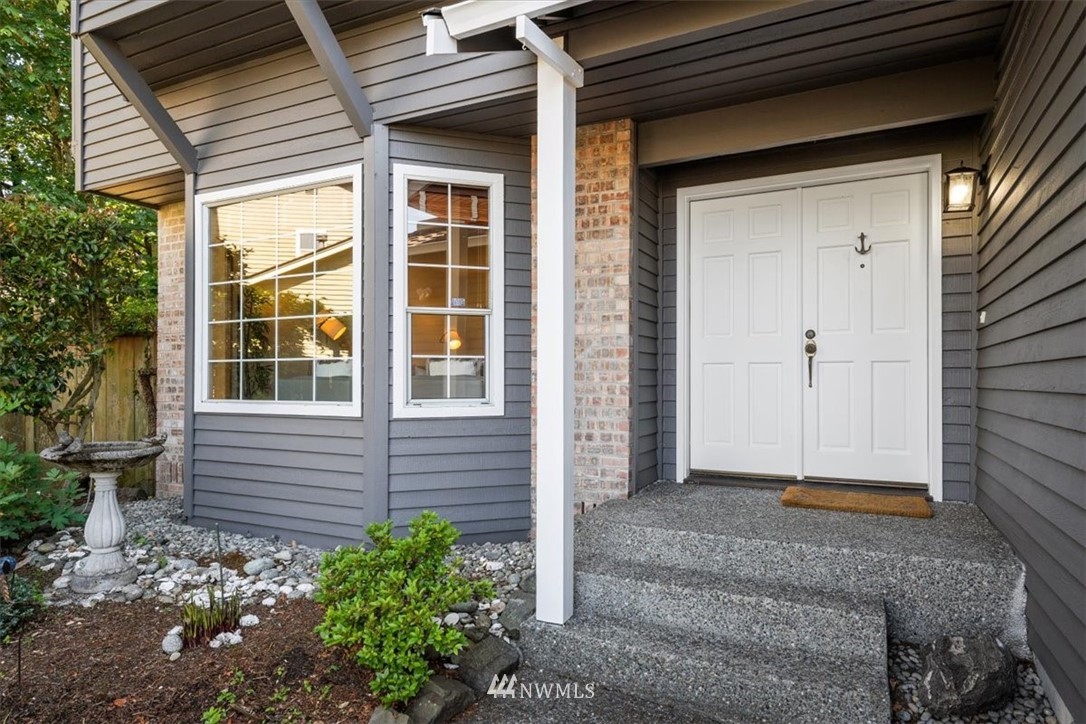 11913 Northeast 168th Street Bothell, WA 98011 - Photo 2 of 30 Gallery Image 2