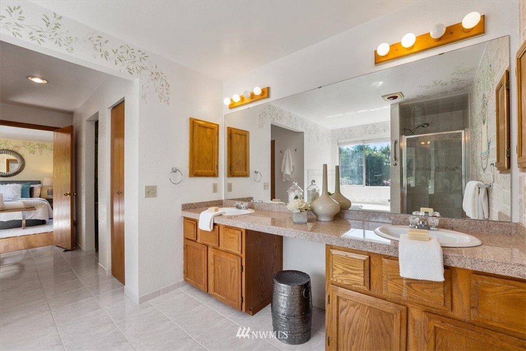 11913 Northeast 168th Street Bothell, WA 98011 - Photo 19 of 30 Gallery Image 19