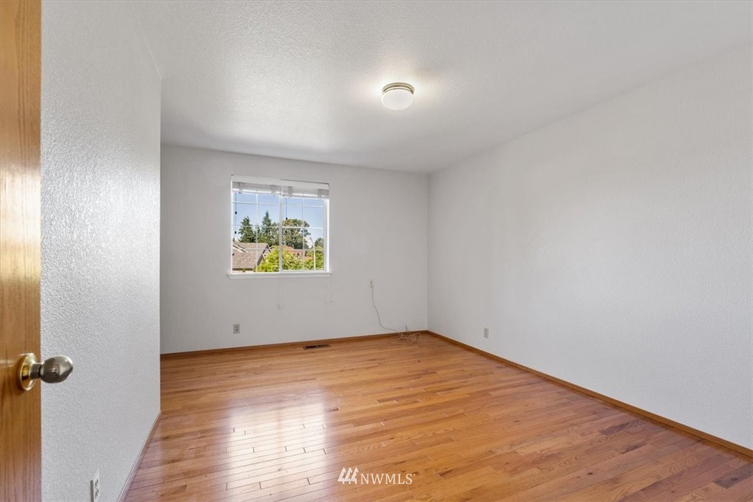 11913 Northeast 168th Street Bothell, WA 98011 - Photo 21 of 30 Gallery Image 21
