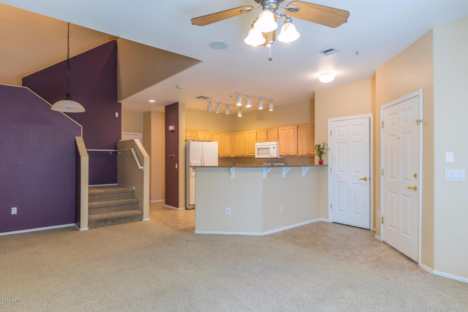 1702 East Bell Road, Unit 147 Phoenix, AZ 85022 - Photo 2 of 24 Dining area and kitchen