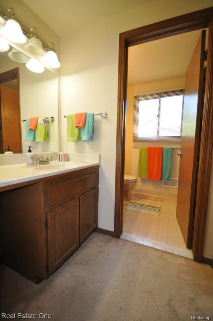 2850 Kilburn Court Rochester, MI 48306 - Photo 21 of 30 19.jpg